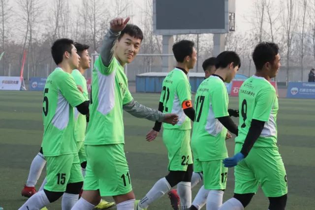 欧洲金靴实时榜单：莱万领跑 萨拉赫位列次席